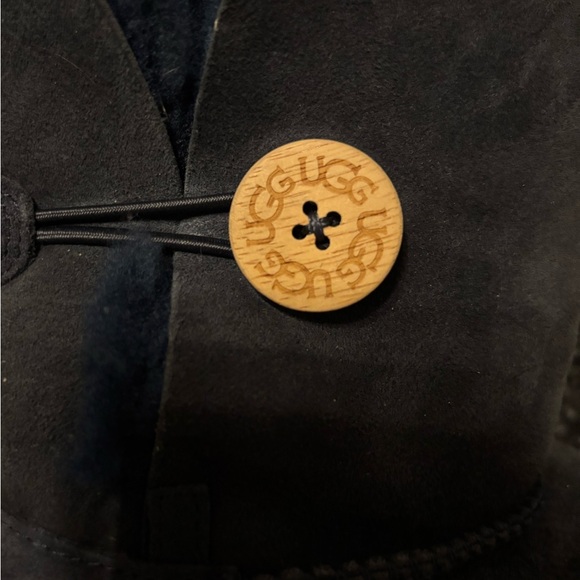 RARE* Navy blue Bailey button Uggs - - Picture 4 of 7